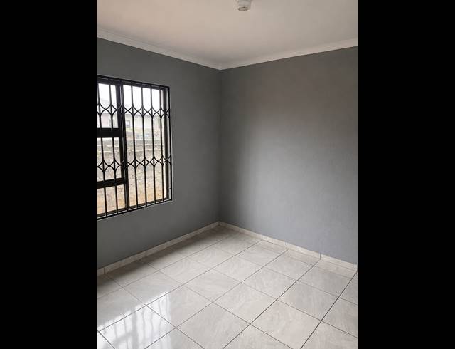 2 BEDROOM FREEHOLD FOR SALE IN VANDERBIJLPARK CE 4
